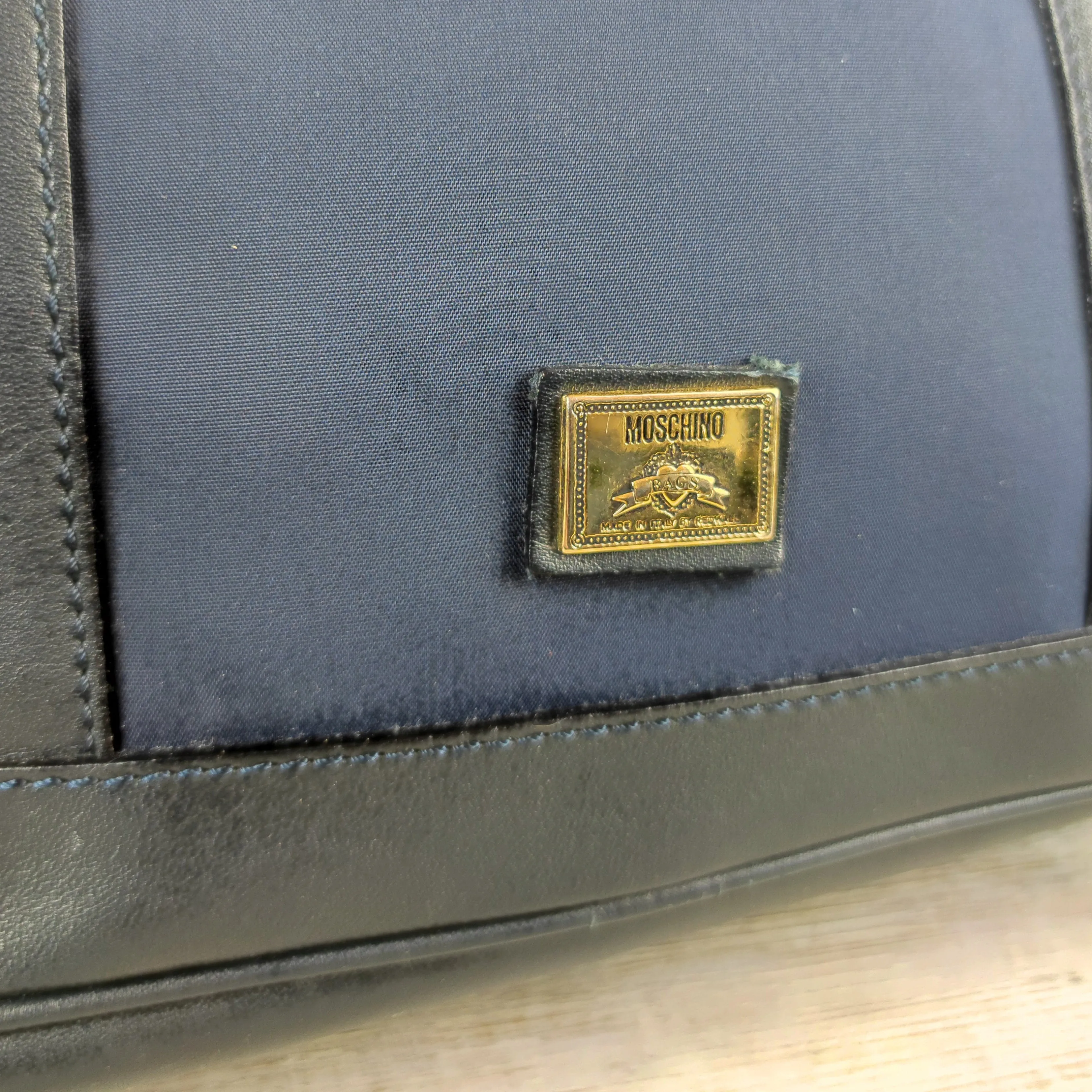 Borsa bauletto vintage Moschino nylon blu