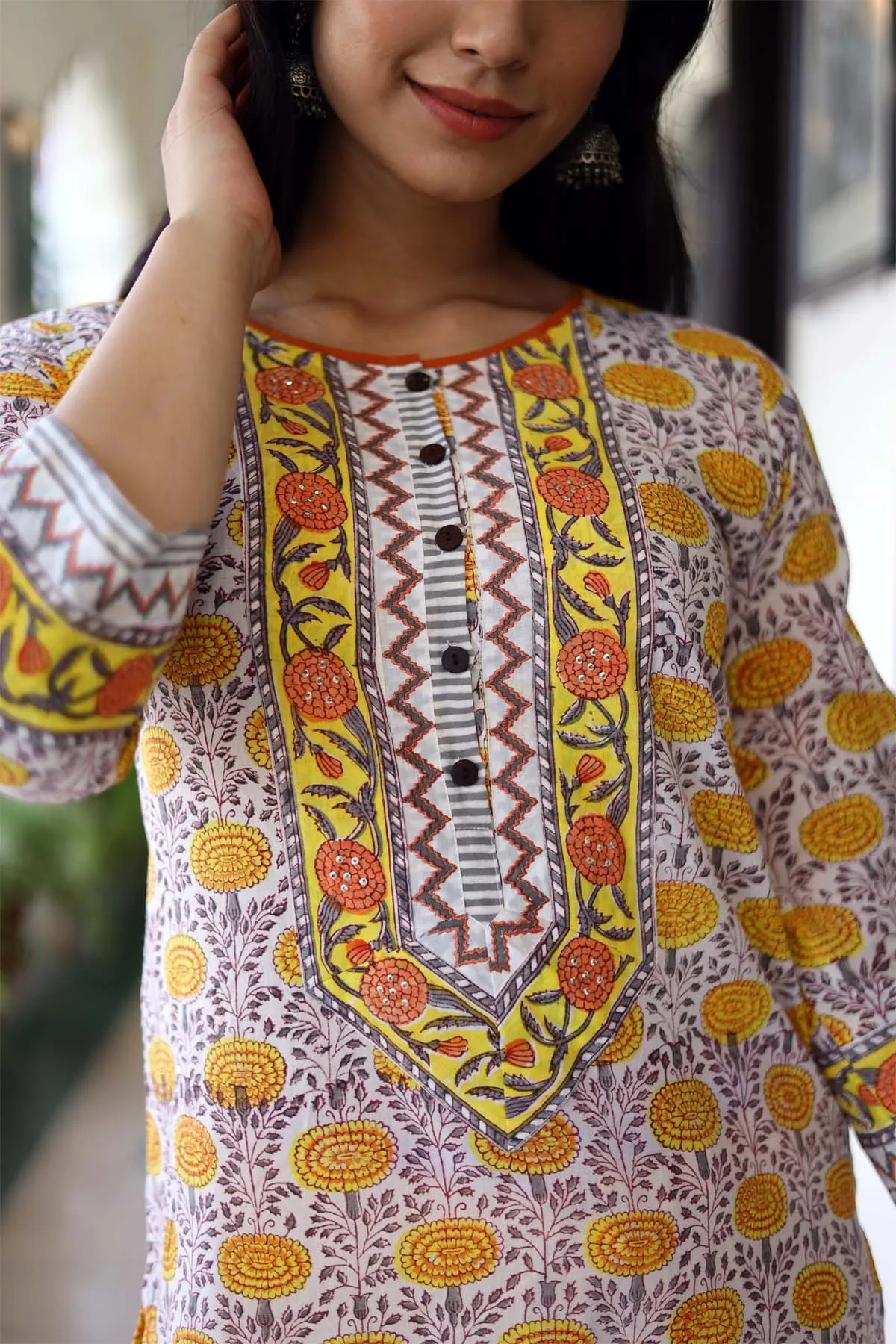 Hand Block Floral Print Kurta In Straight Fit