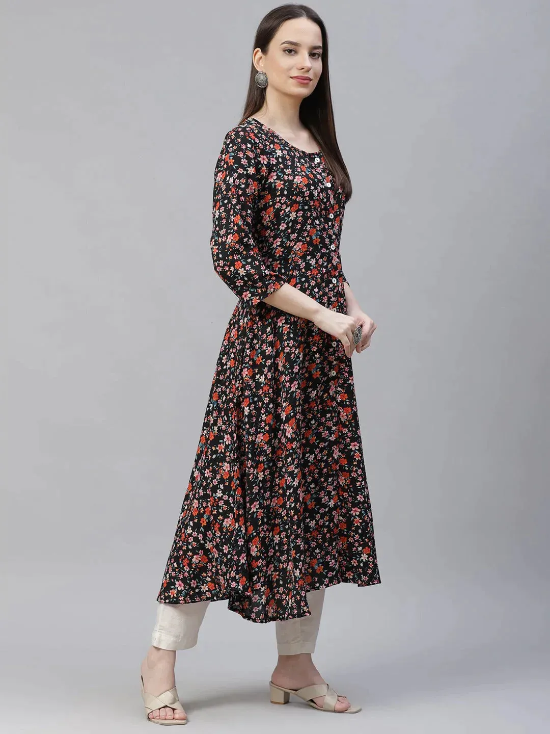 Women Black & Orange Floral Printed Floral Kurta