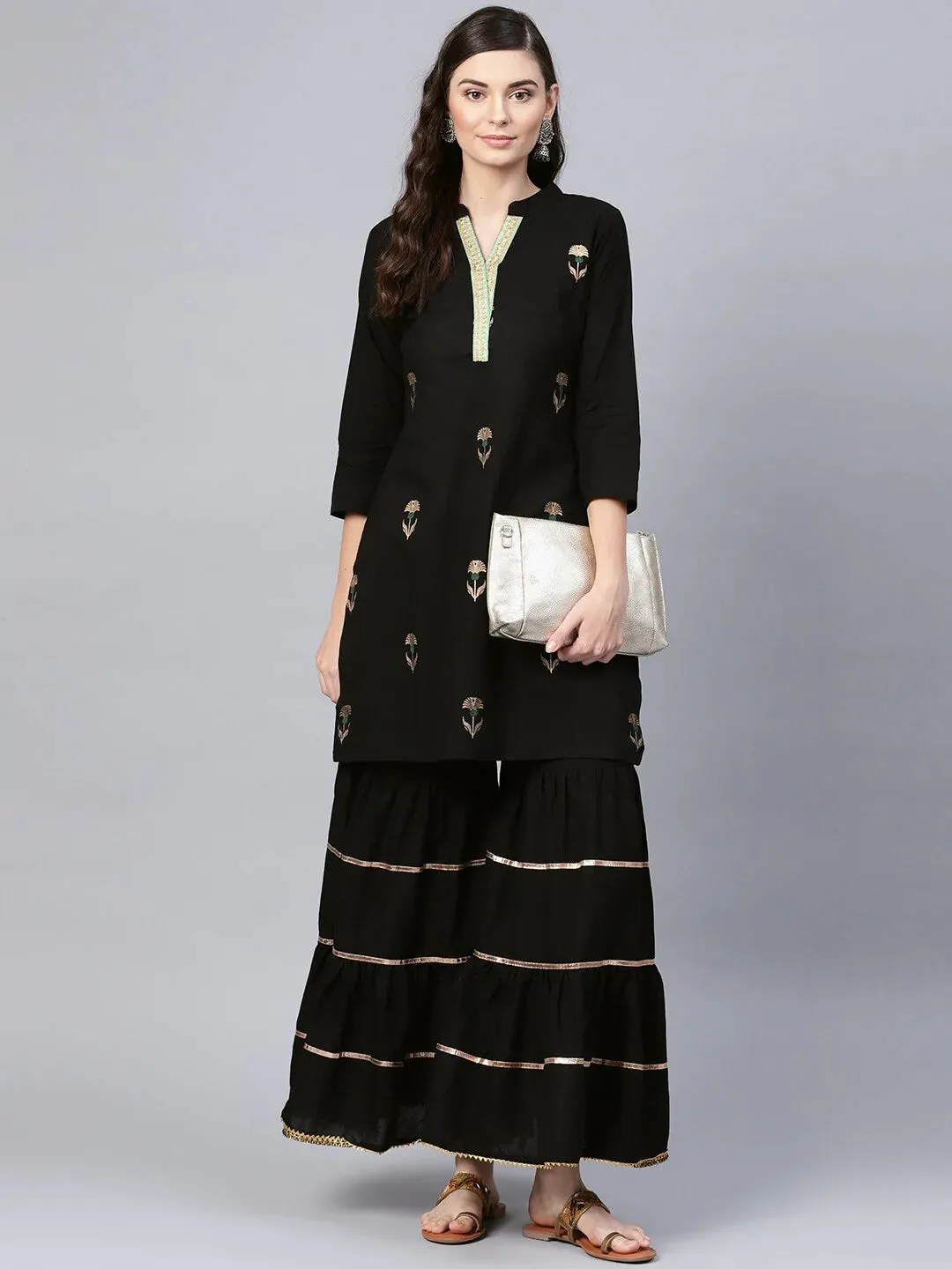 Women'S Black Foil Printed Kurta With Sharara