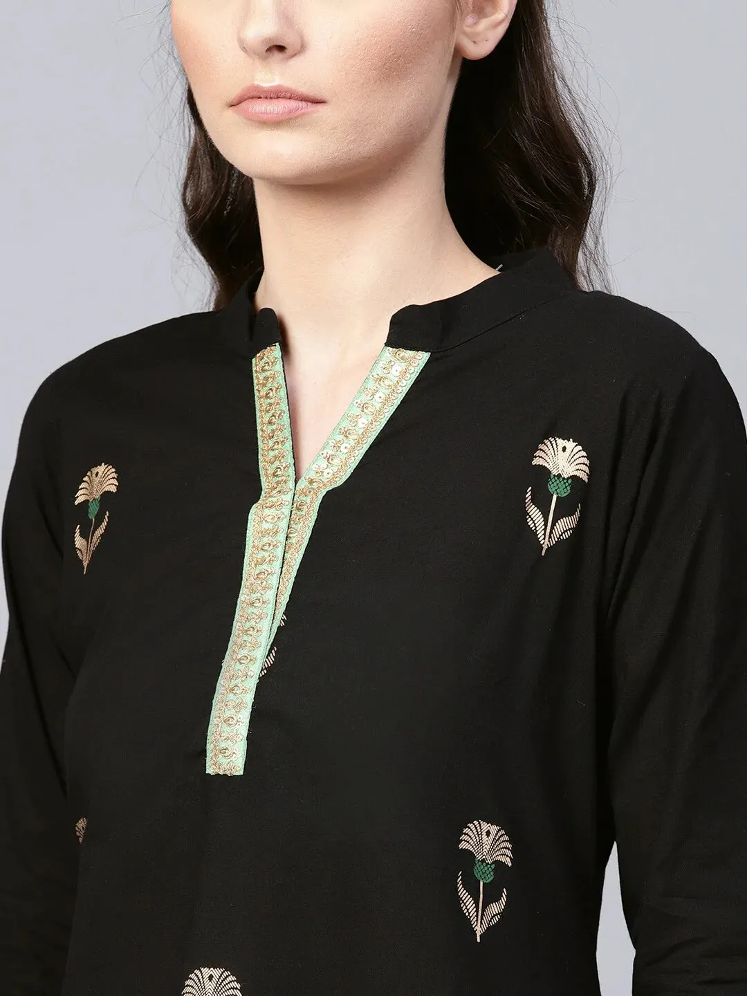 Women'S Black Foil Printed Kurta With Sharara